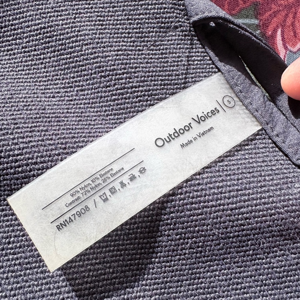 Outdoor Voices Black hiking vest - Picture 6 of 6